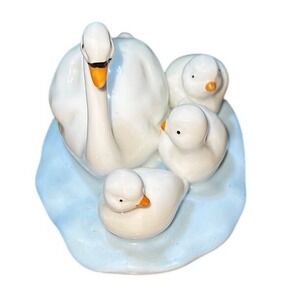 Meico Inc‎ Porcelain Swan Family Figurine Mother and Cygnets Handcrafted White